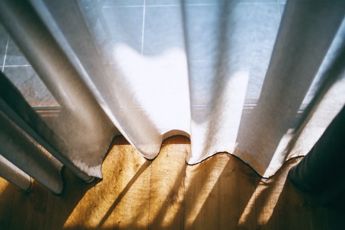 窗簾路軌是港人最為常用的窗簾安裝方式