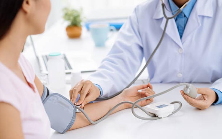 定期配合醫生檢測血壓